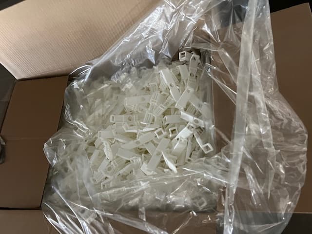 20 Pallets Medical Plastic Clips